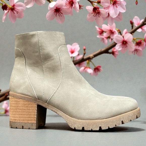 KORKS by Kork-Ease Esmelreda Ankle Boots • Size 9 • Women - Picture 1 of 14